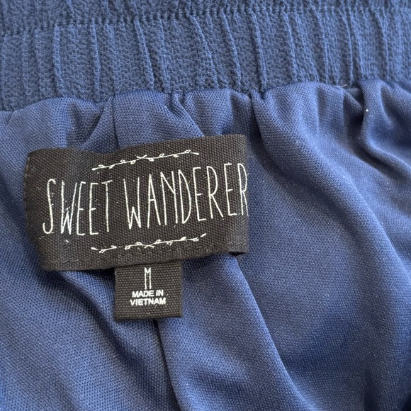 Sweet Wanderer Scalloped Tie Front Dress Shorts • size Medium - Picture 3 of 4